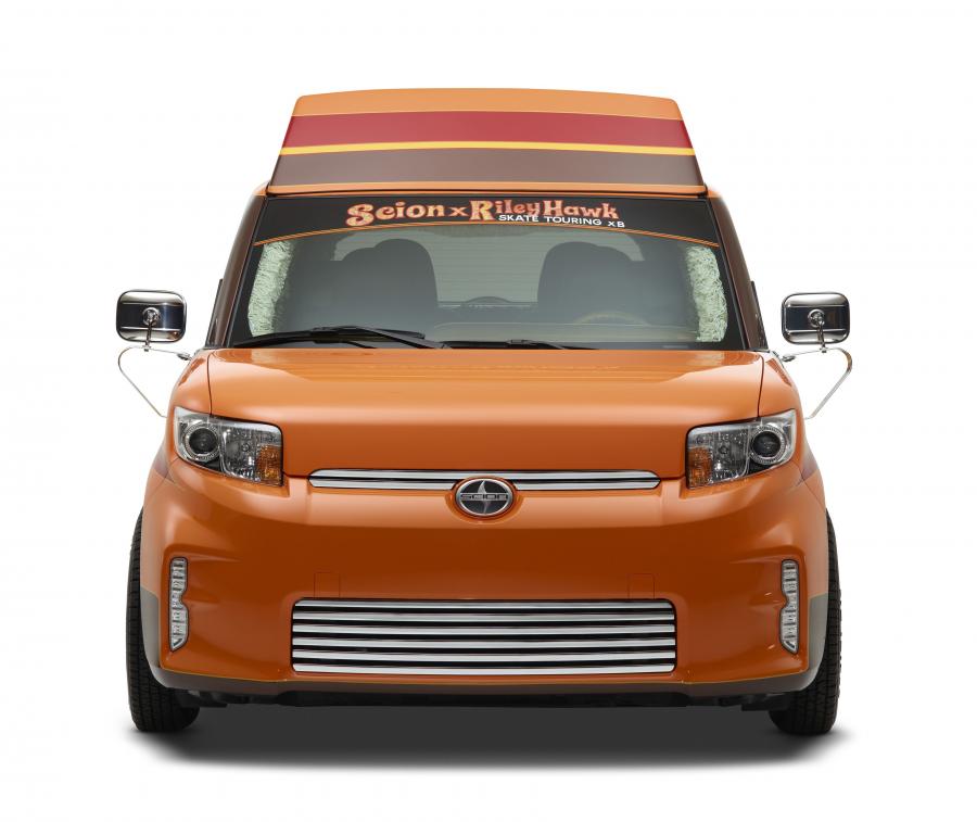  Scion xB x Riley Hawk Skate Tour 2014 года  (фото 6 из 9)